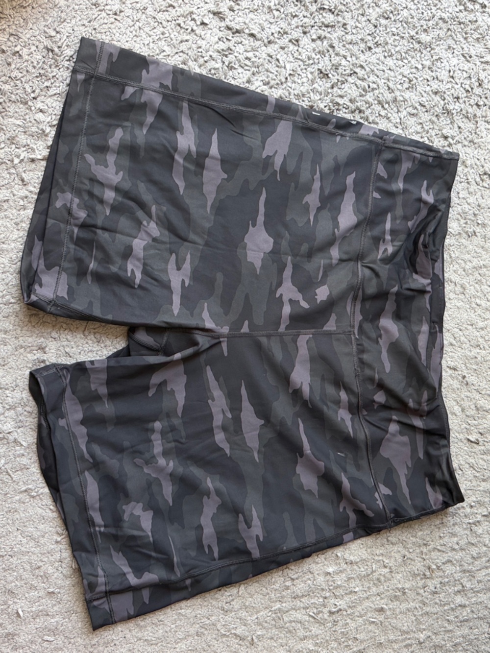 Athleta Ultimate Stash Pocket Camo 7” Short